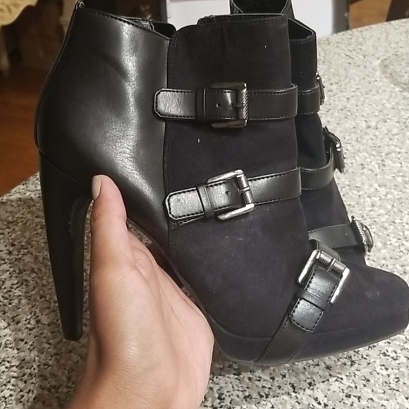 Sam & Libby Booties - Picture 2 of 5